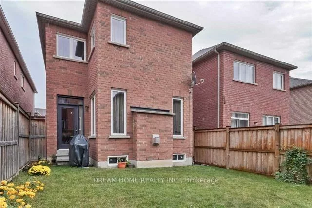 30, White Beach, Patterson, Vaughan