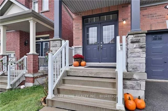 30, White Beach, Patterson, Vaughan