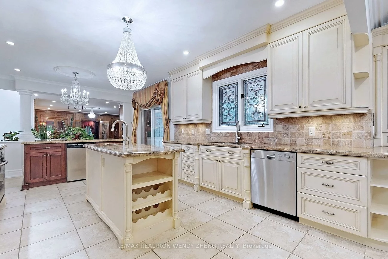 305, Woodland Acres, Maple, Vaughan