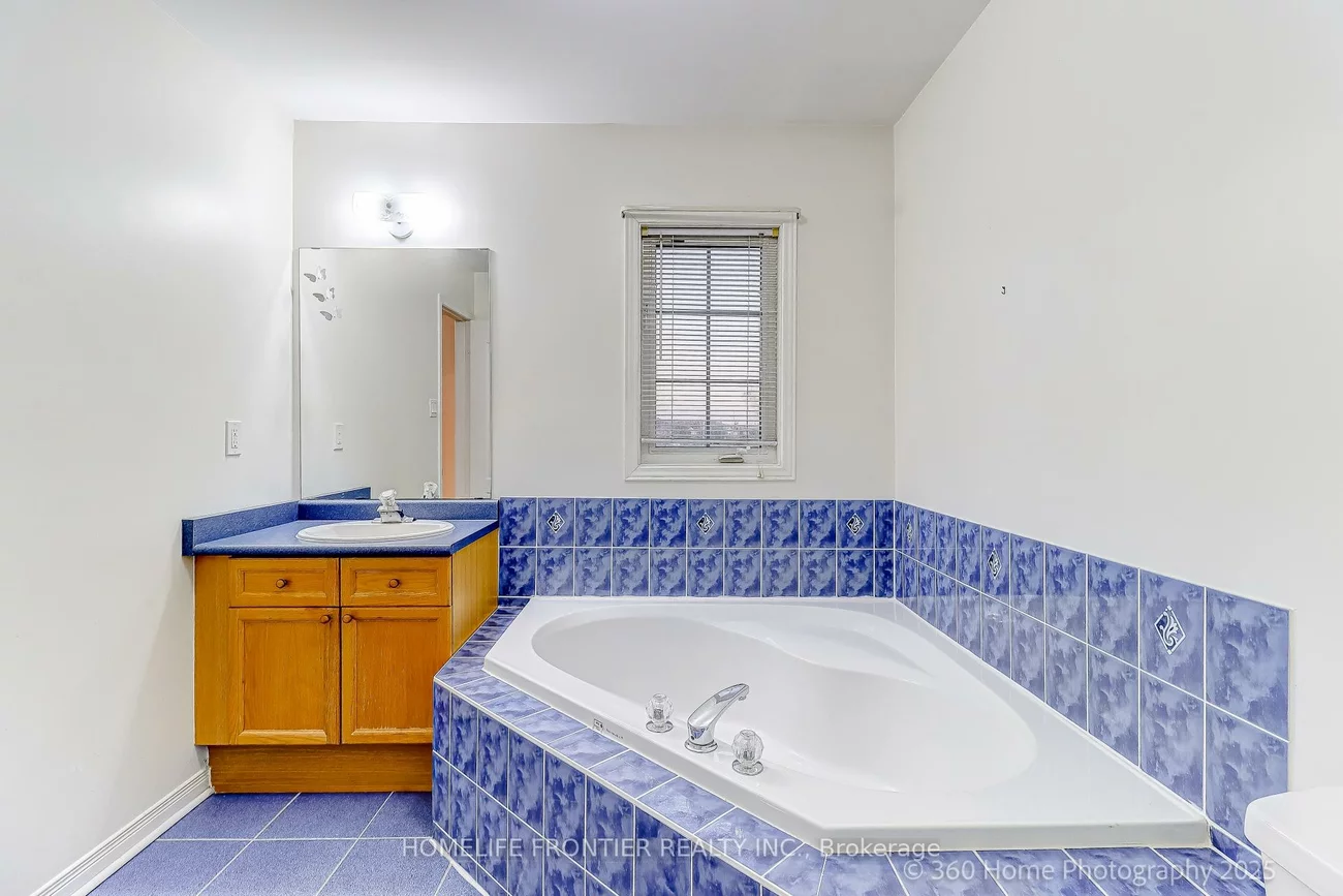 211, Kayla, Maple, Vaughan