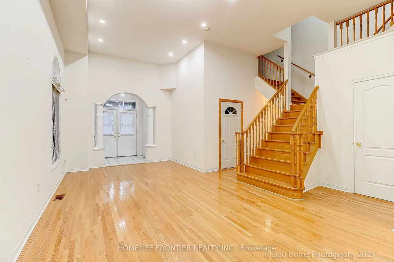 211, Kayla, Maple, Vaughan