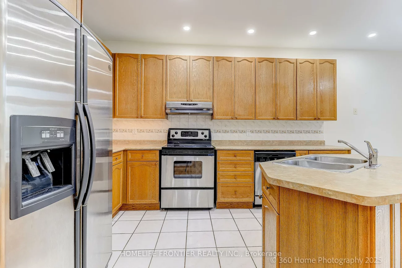 211, Kayla, Maple, Vaughan