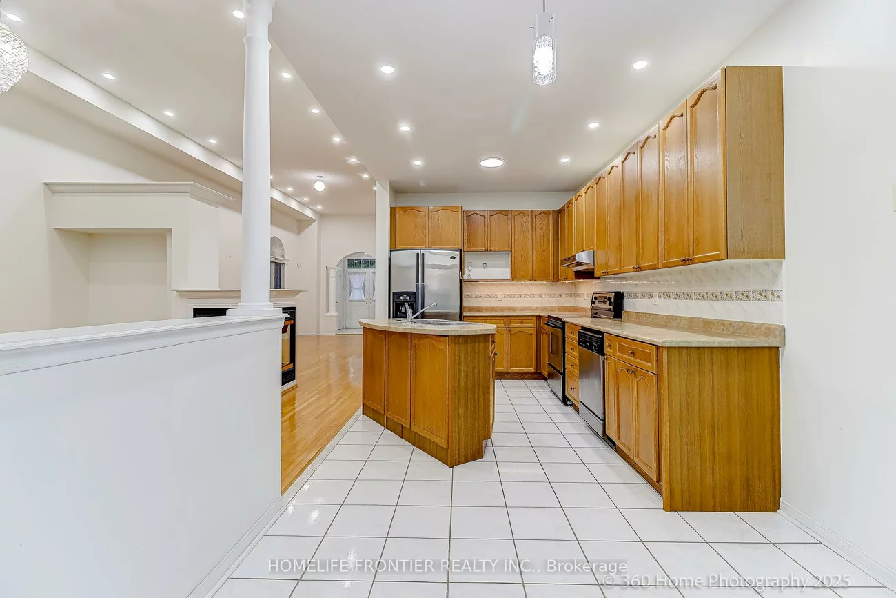 211, Kayla, Maple, Vaughan