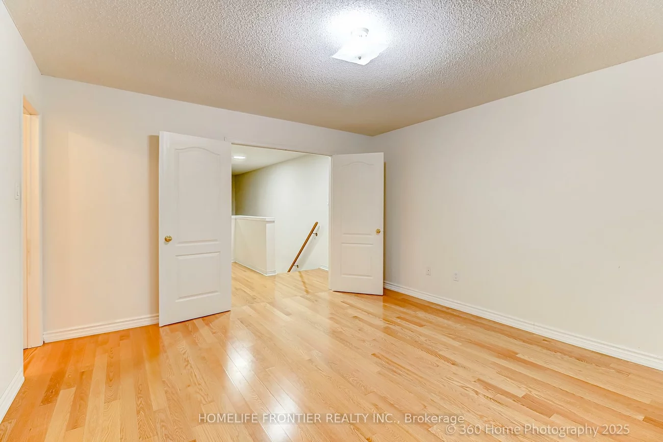 211, Kayla, Maple, Vaughan