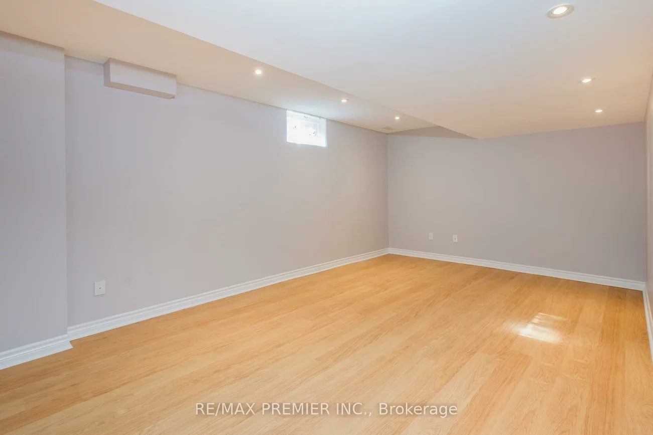 61, St Victor, Vellore Village, Vaughan
