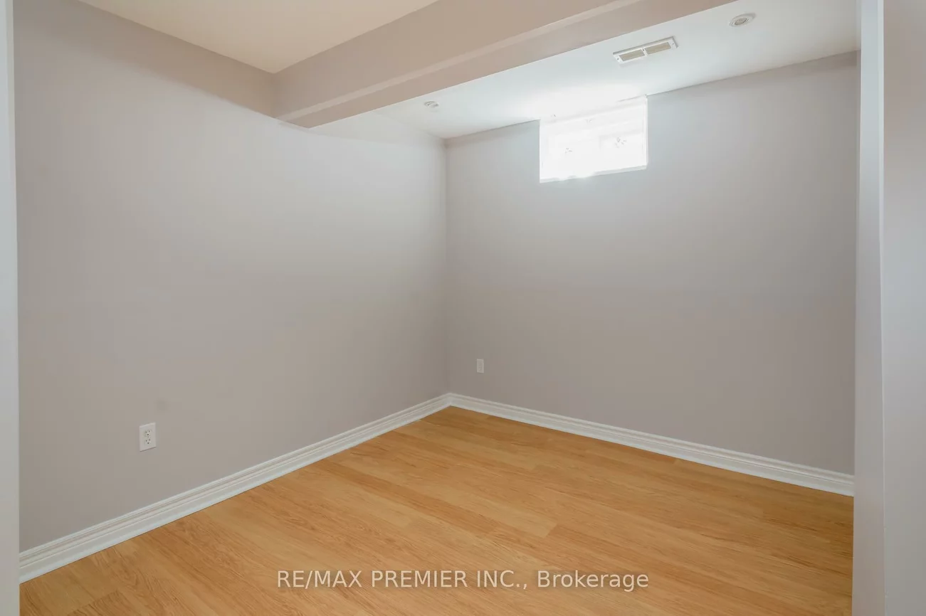 61, St Victor, Vellore Village, Vaughan