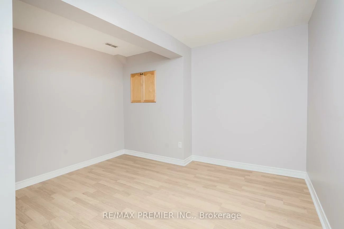 61, St Victor, Vellore Village, Vaughan