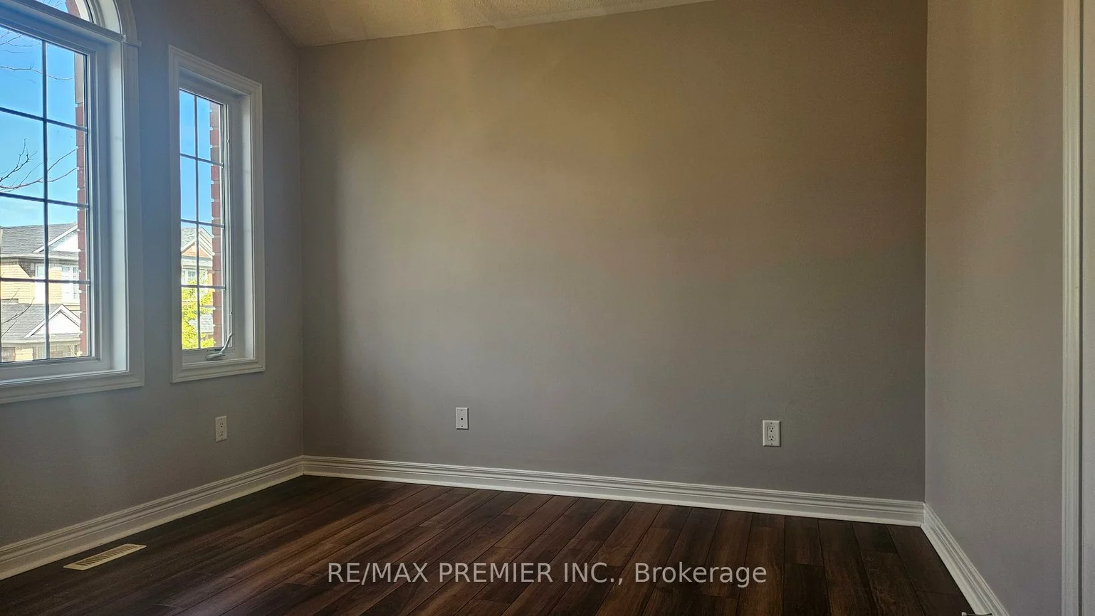 61, St Victor, Vellore Village, Vaughan