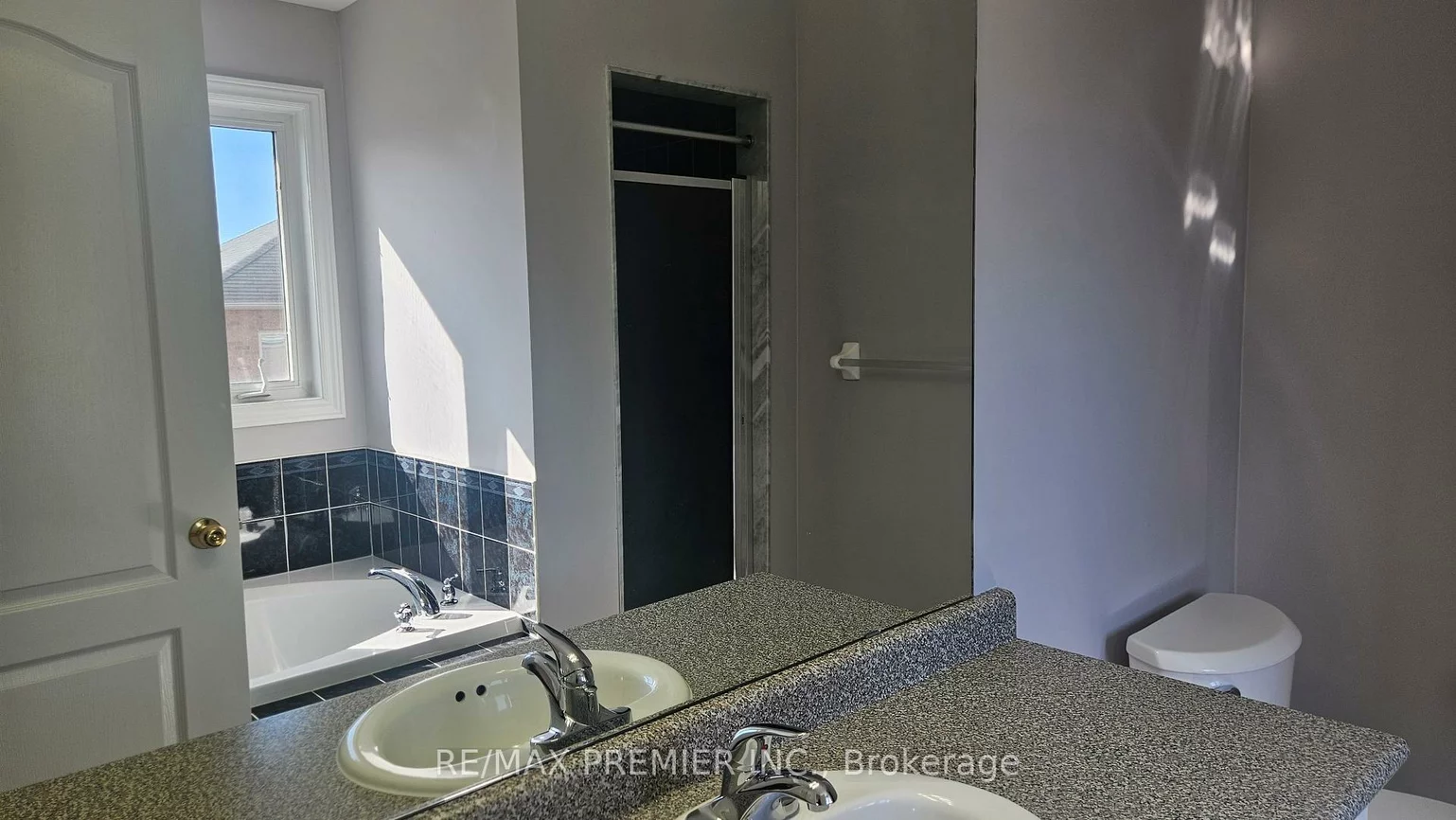 61, St Victor, Vellore Village, Vaughan