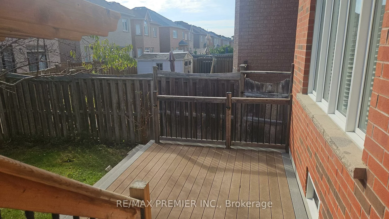 61, St Victor, Vellore Village, Vaughan
