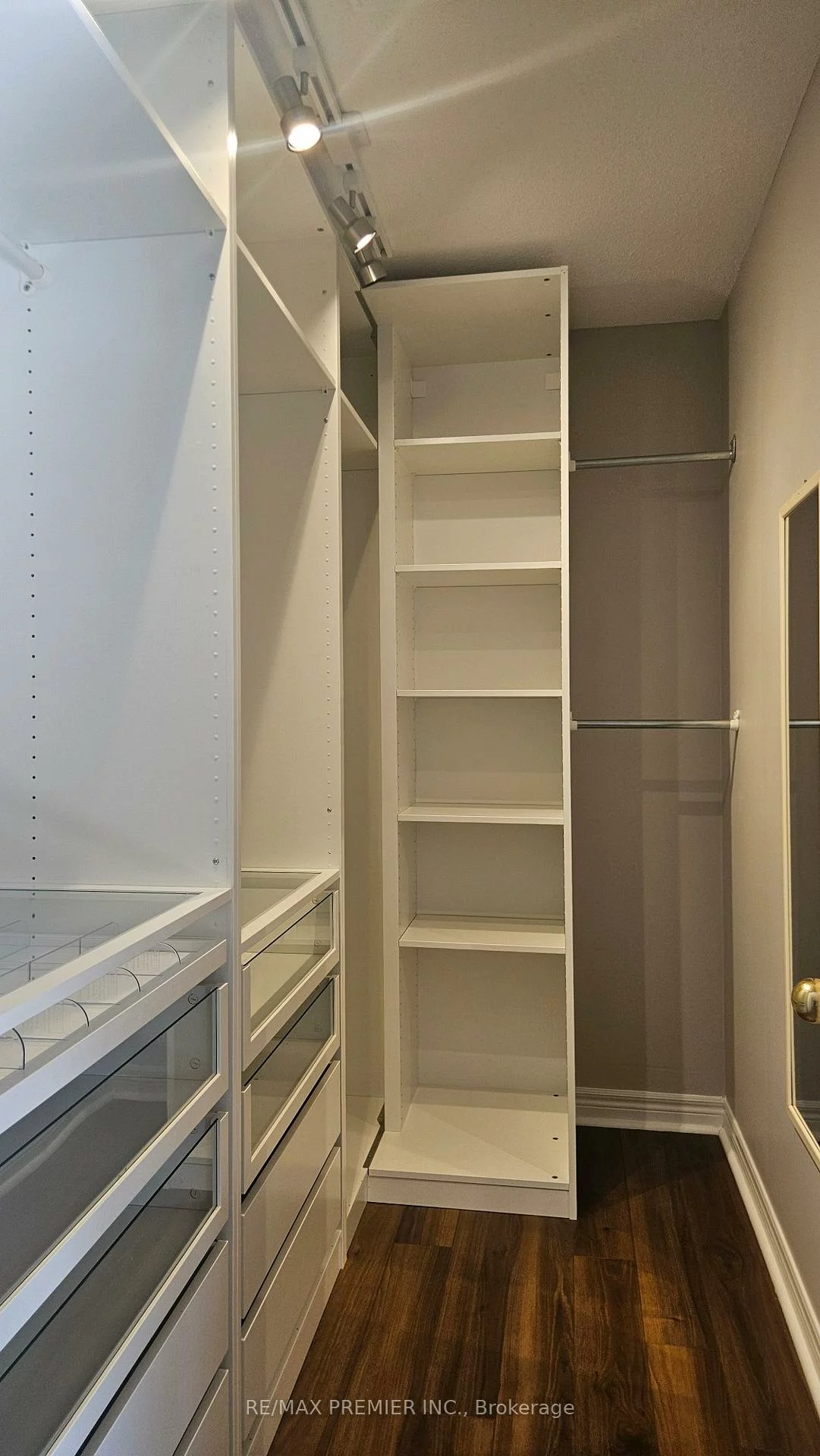 61, St Victor, Vellore Village, Vaughan