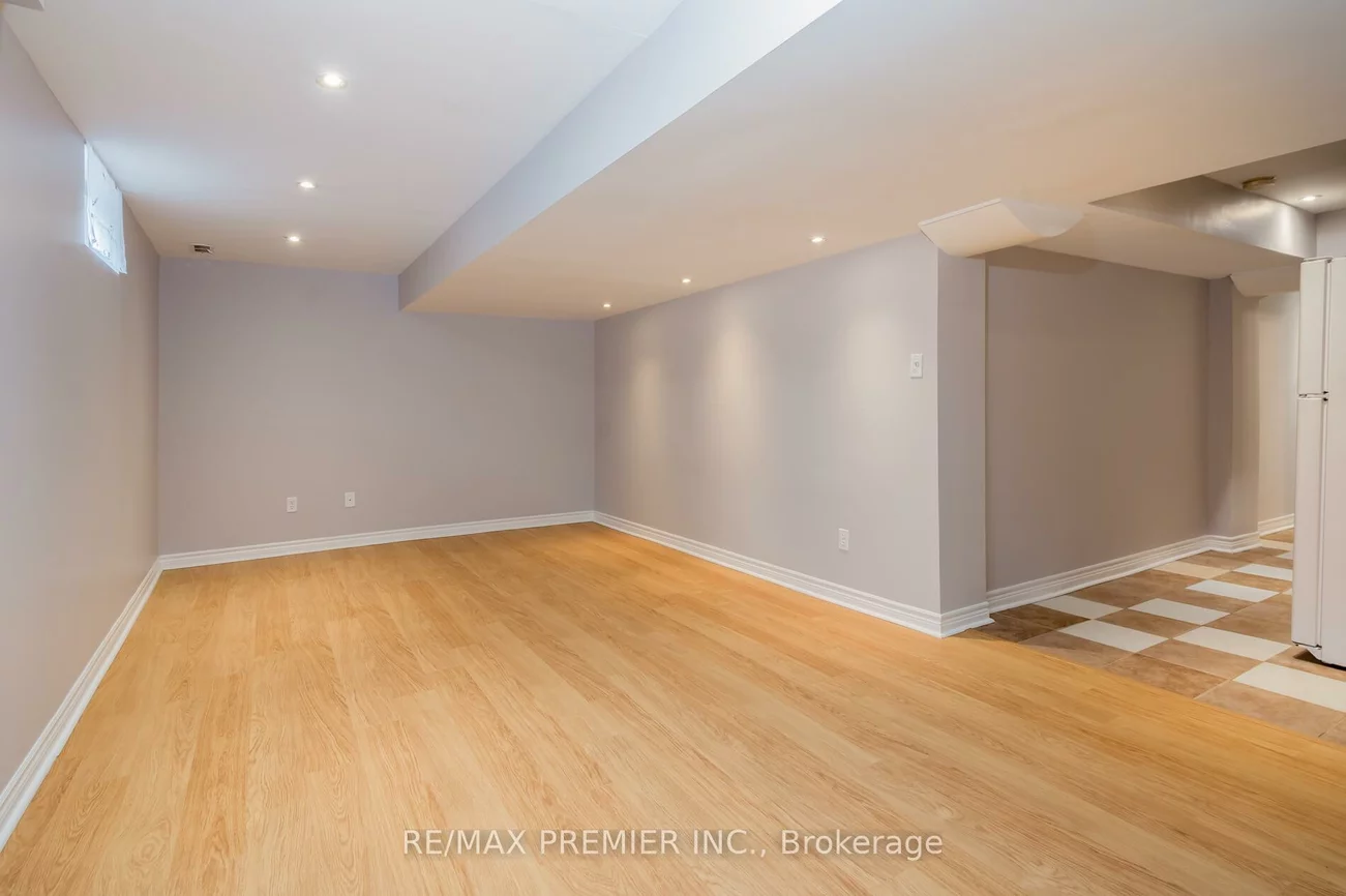 61, St Victor, Vellore Village, Vaughan