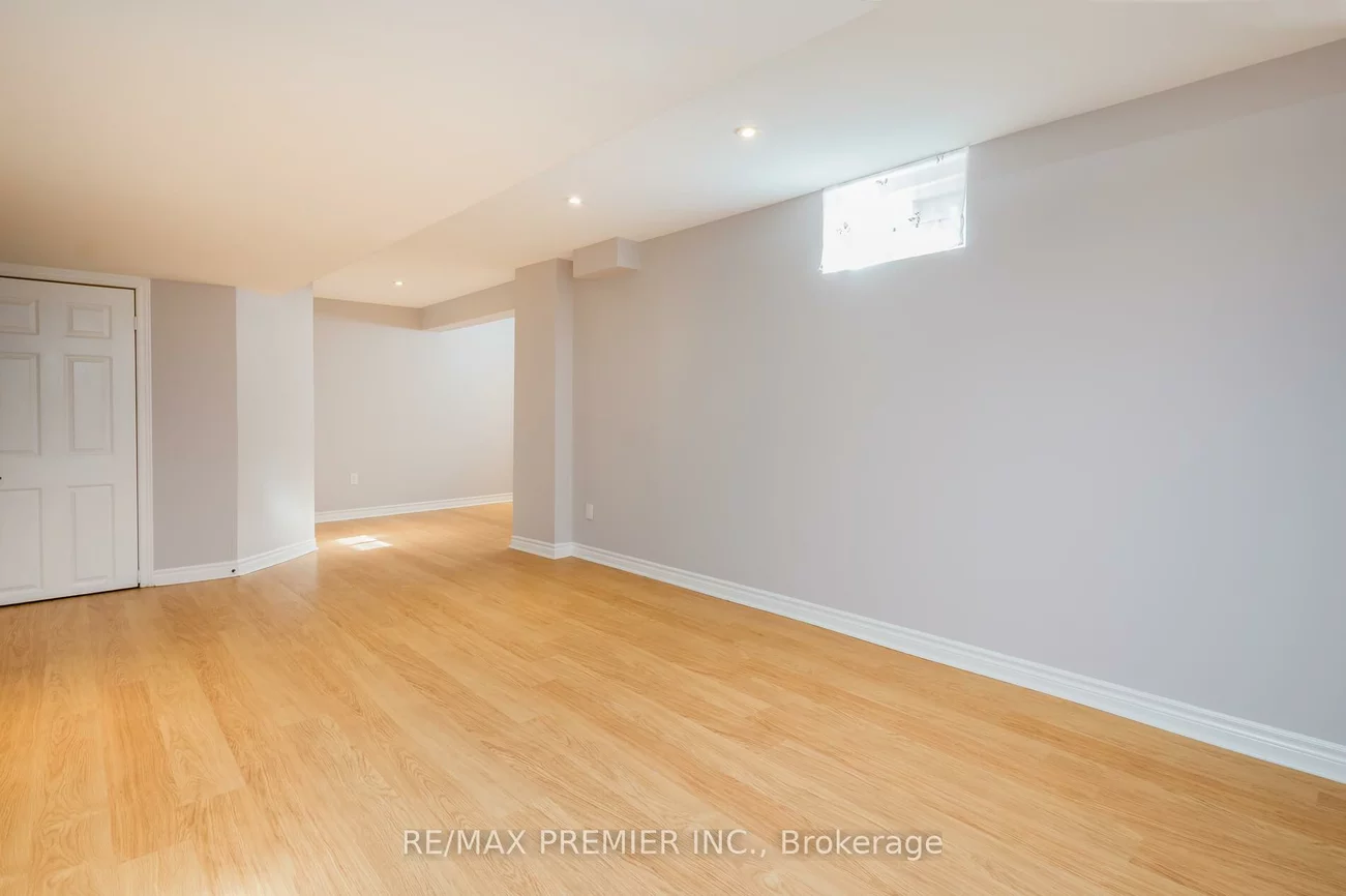 61, St Victor, Vellore Village, Vaughan
