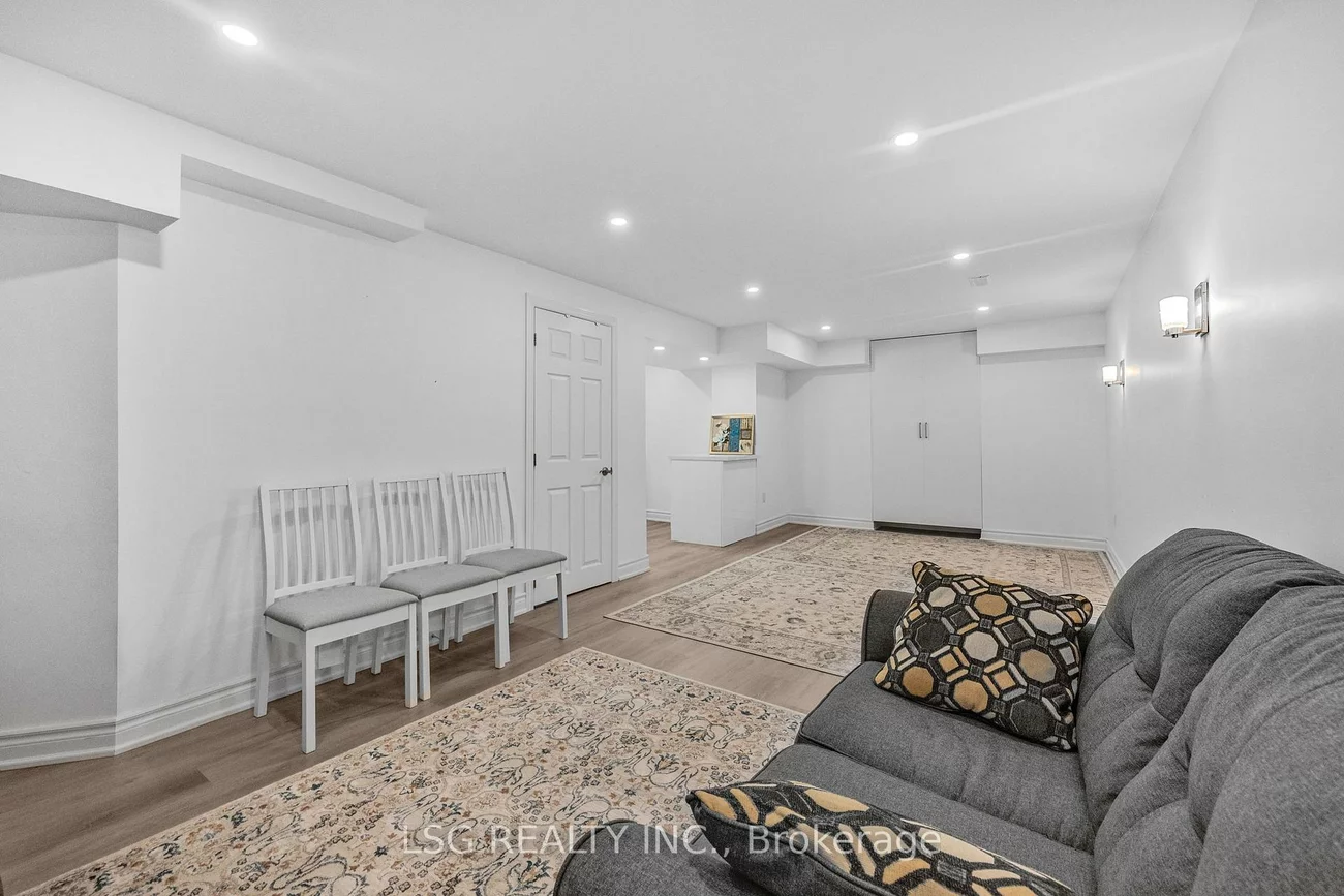 223, Foxfield, Patterson, Vaughan