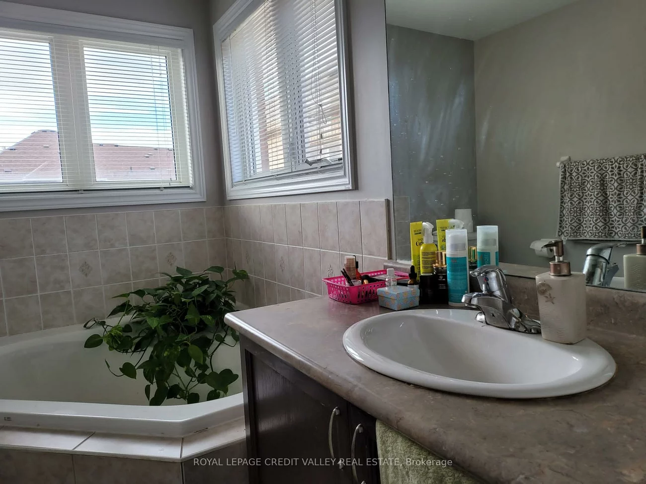 38, Brahm, Vellore Village, Vaughan