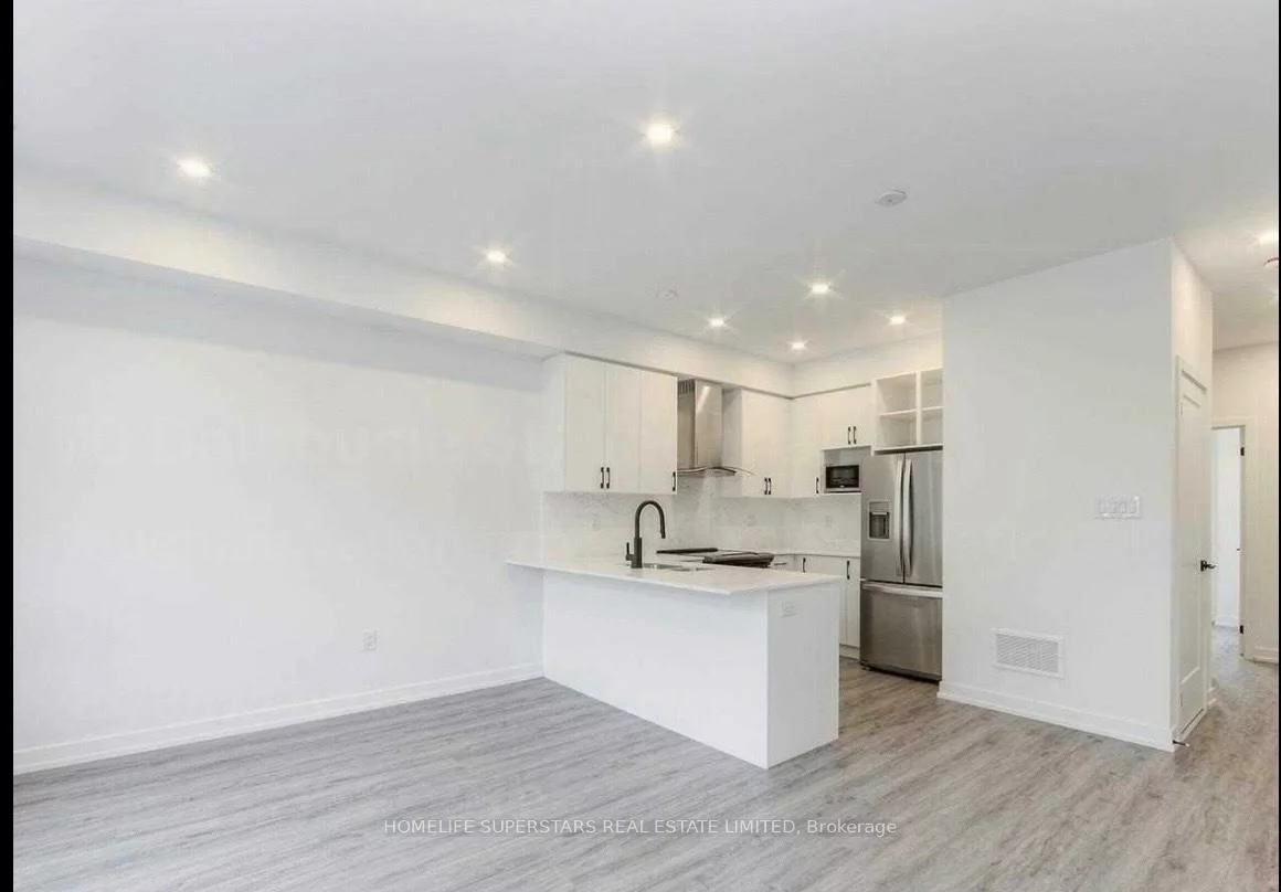 70, Dalhousie, Vaughan Grove, Vaughan