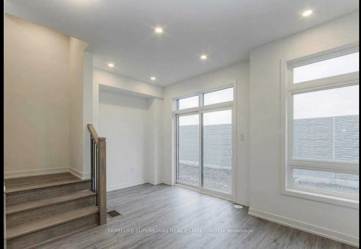 70, Dalhousie, Vaughan Grove, Vaughan