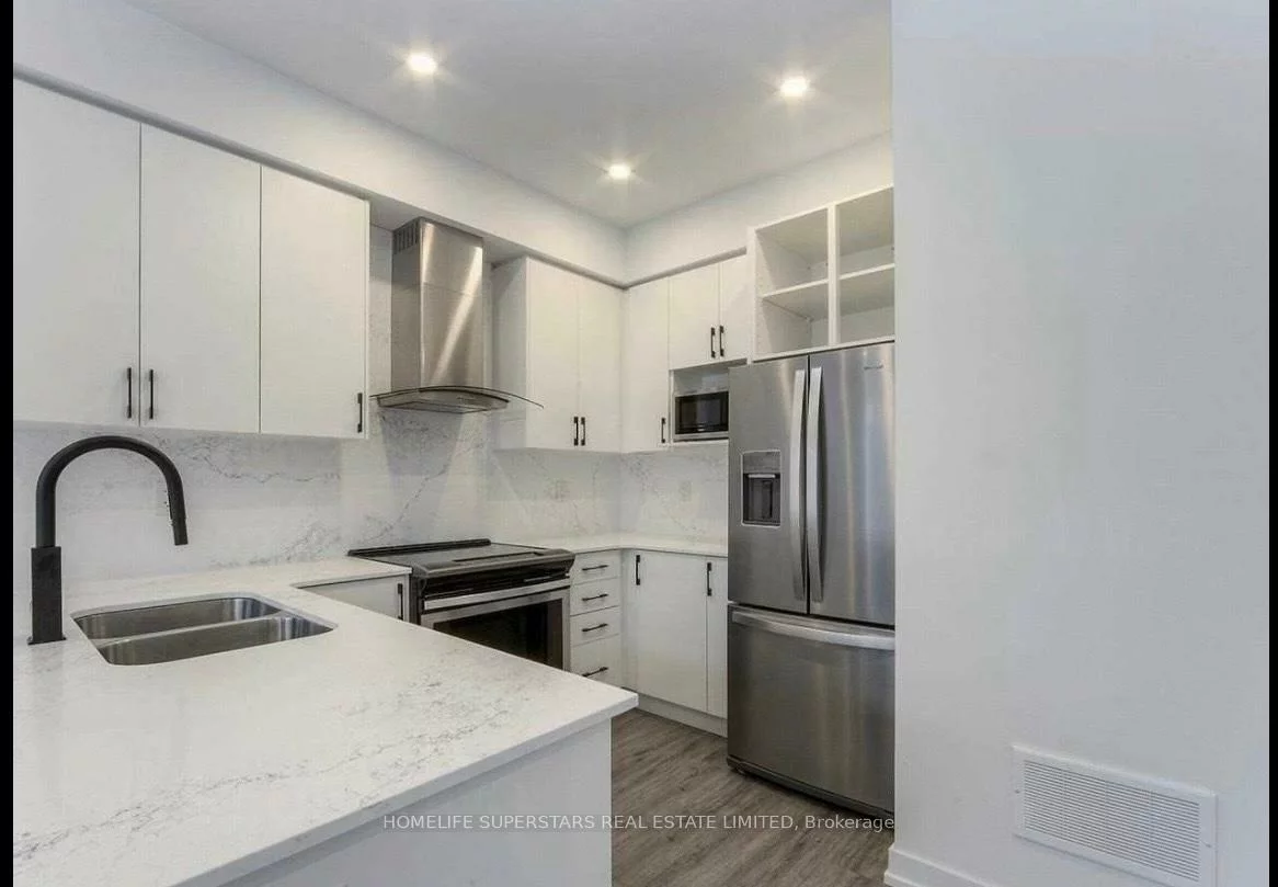 70, Dalhousie, Vaughan Grove, Vaughan