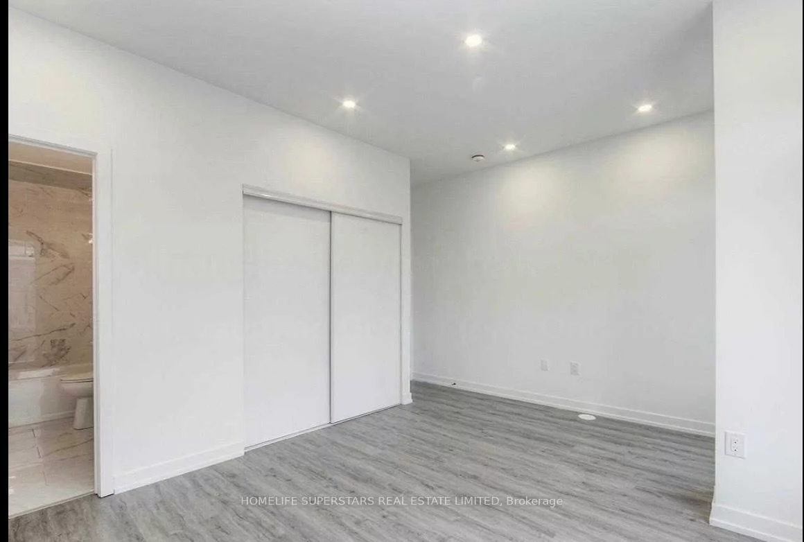 70, Dalhousie, Vaughan Grove, Vaughan