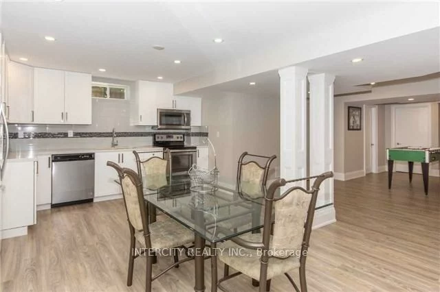 43, Crew, Vellore Village, Vaughan