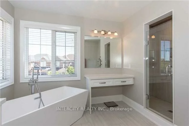 43, Crew, Vellore Village, Vaughan