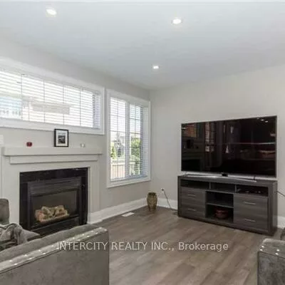 43, Crew, Vellore Village, Vaughan