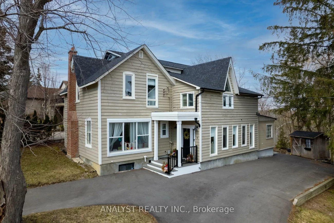 9, Napier, Kleinburg, Vaughan