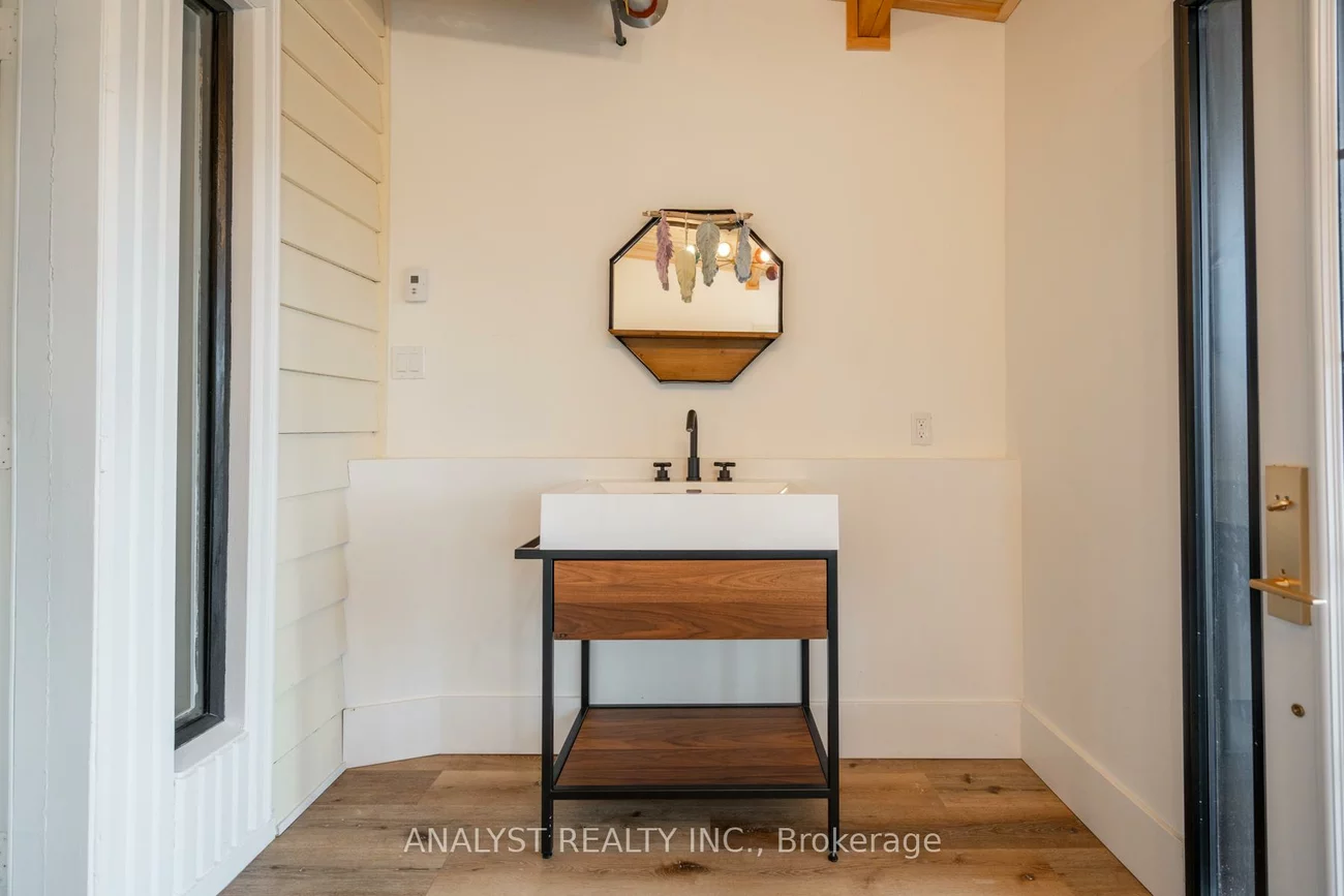 9, Napier, Kleinburg, Vaughan