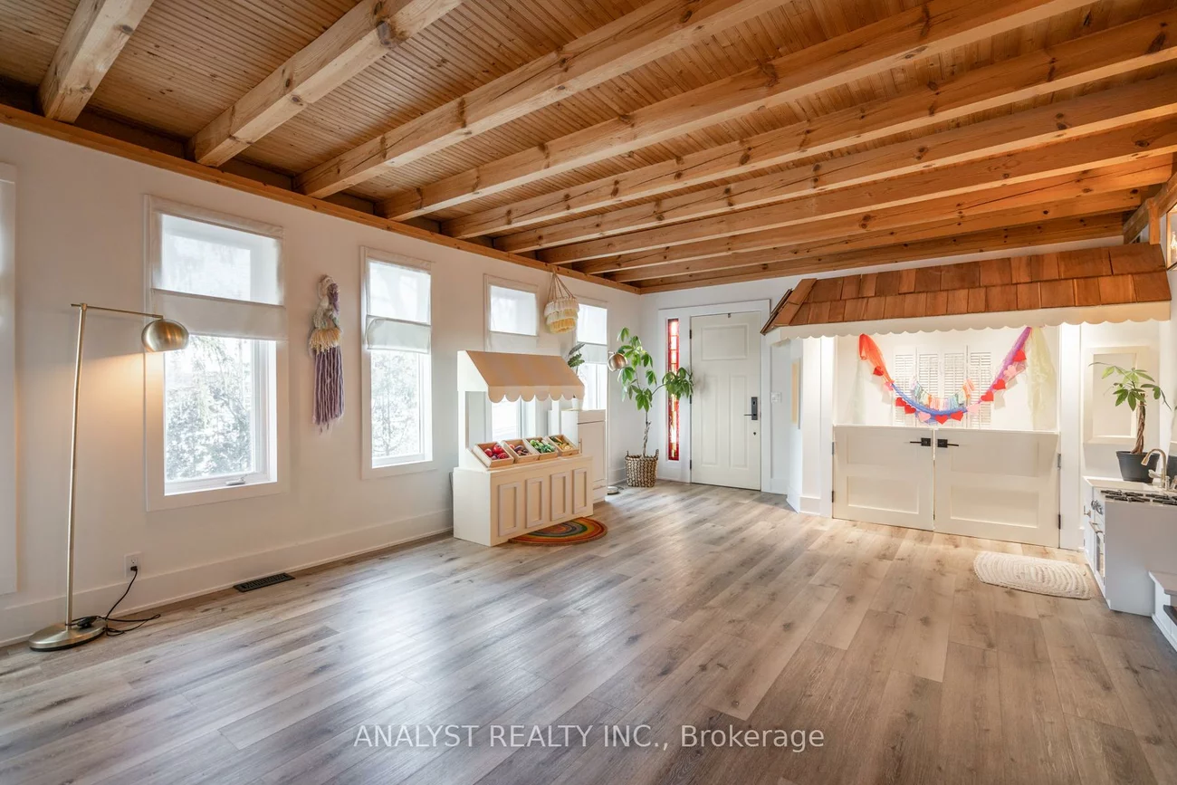 9, Napier, Kleinburg, Vaughan