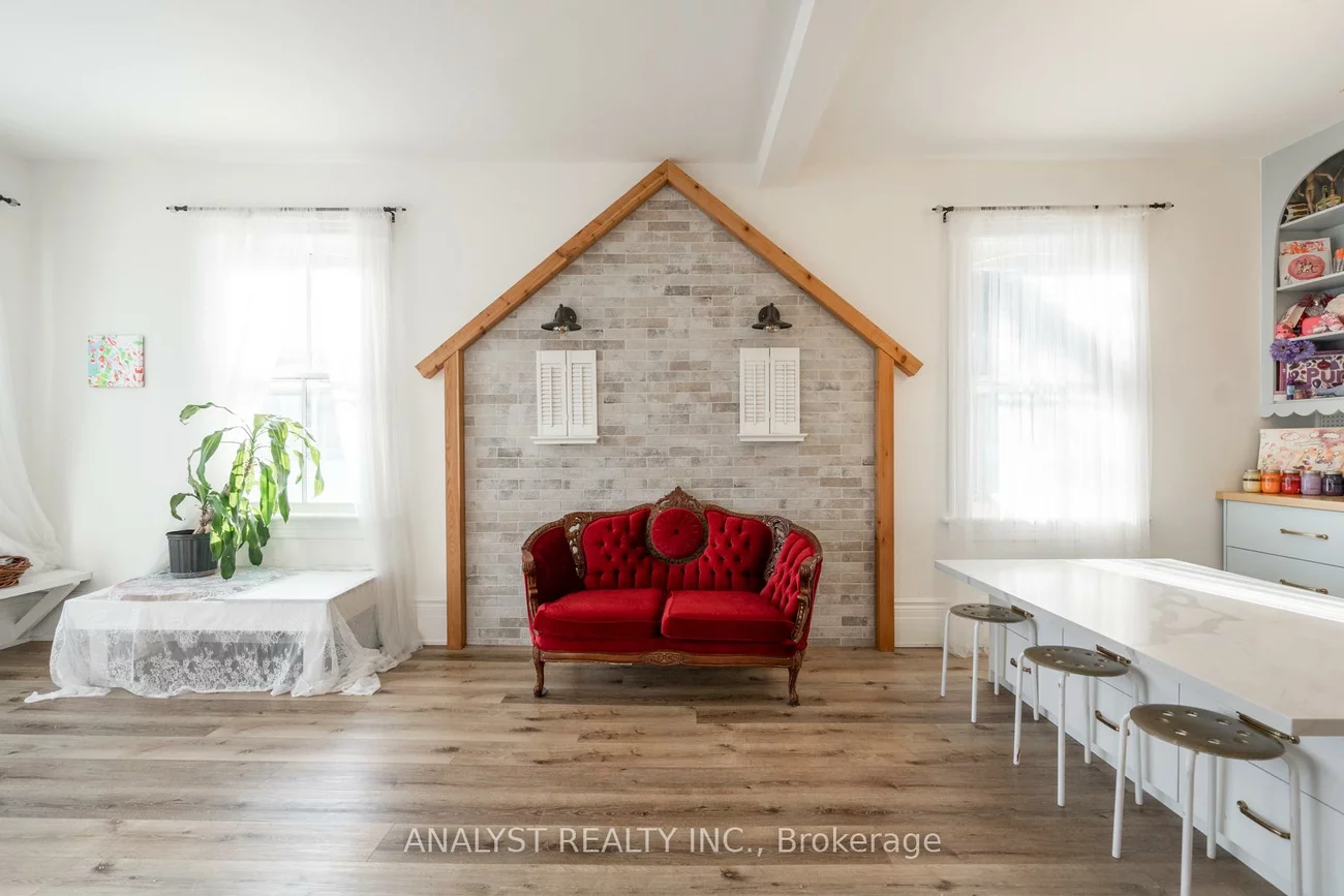 9, Napier, Kleinburg, Vaughan