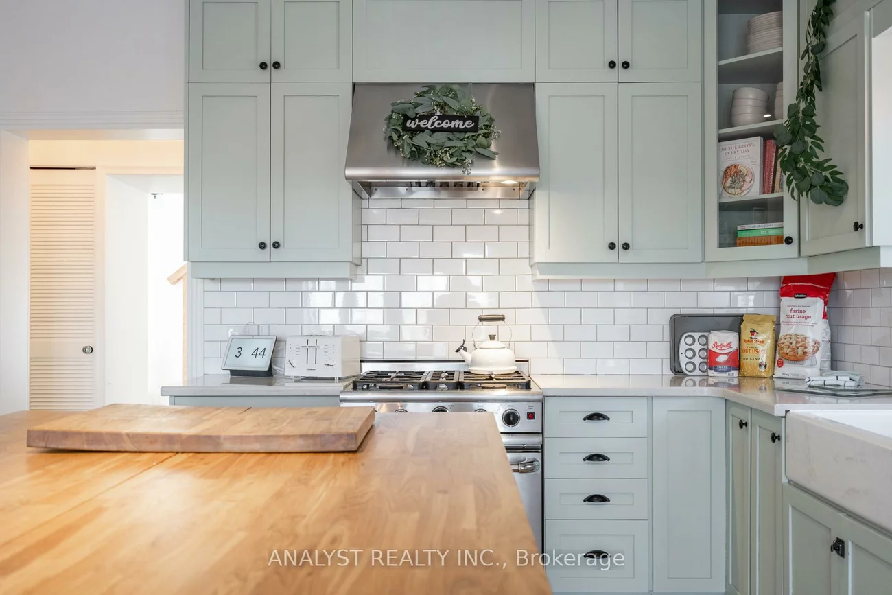 9, Napier, Kleinburg, Vaughan