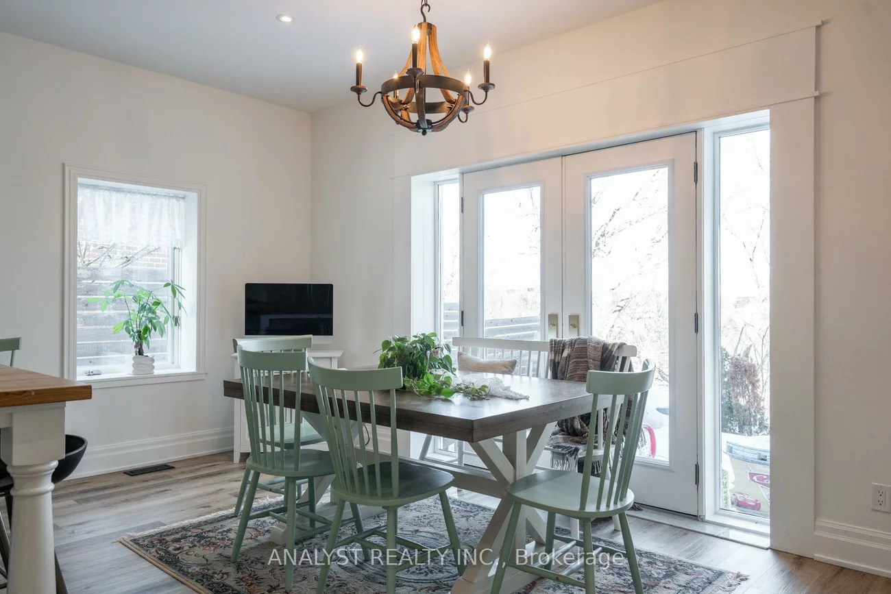 9, Napier, Kleinburg, Vaughan