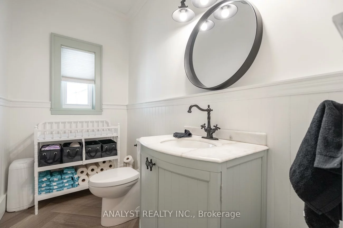 9, Napier, Kleinburg, Vaughan