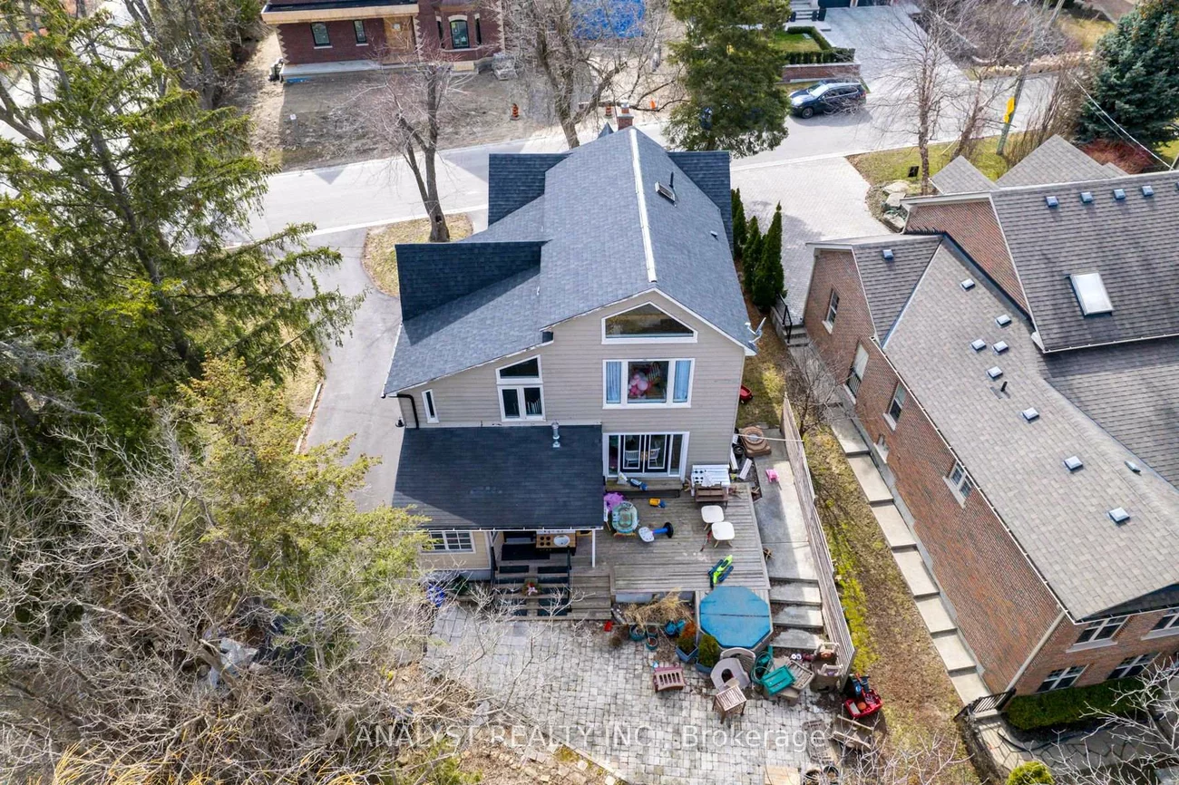 9, Napier, Kleinburg, Vaughan