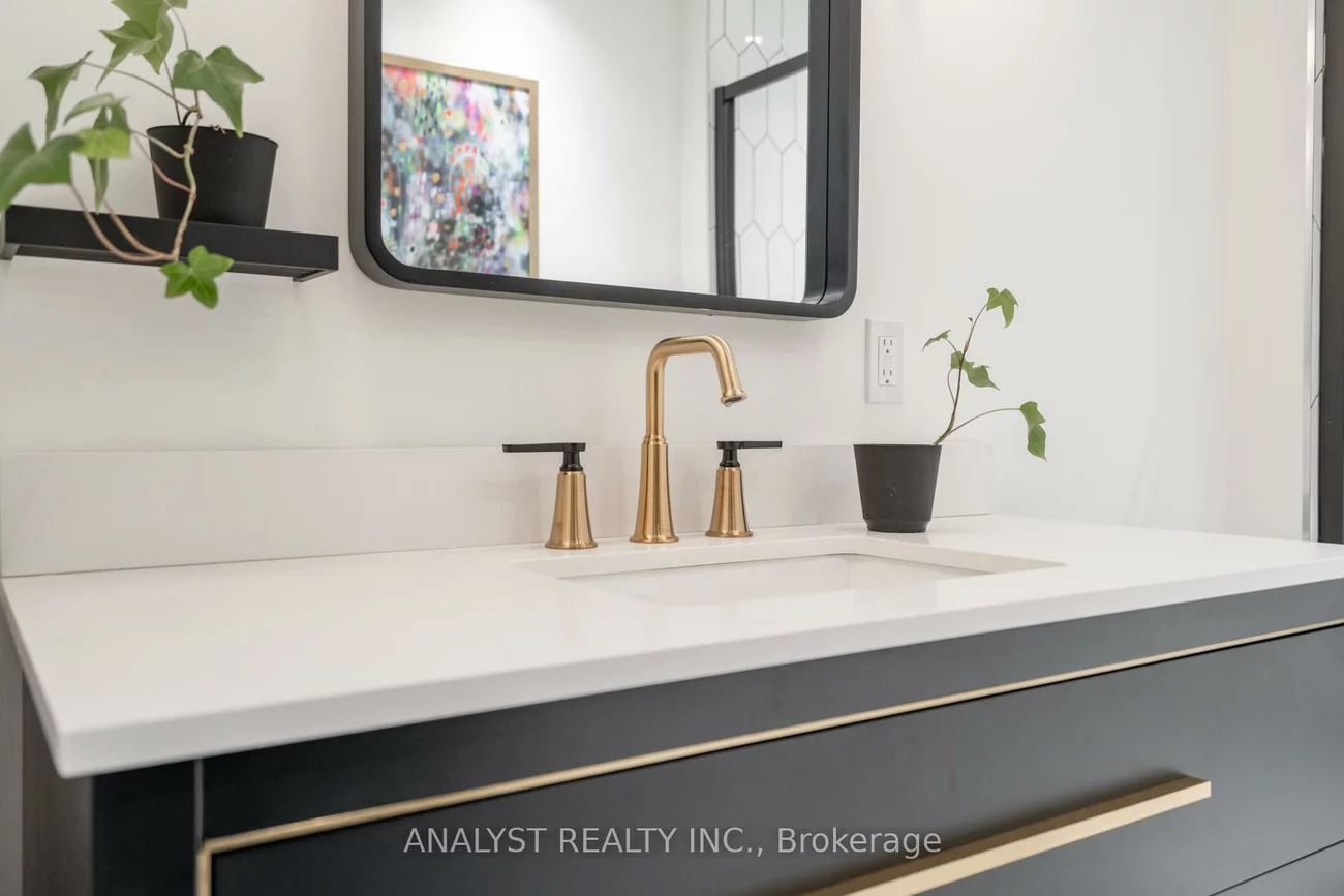 9, Napier, Kleinburg, Vaughan