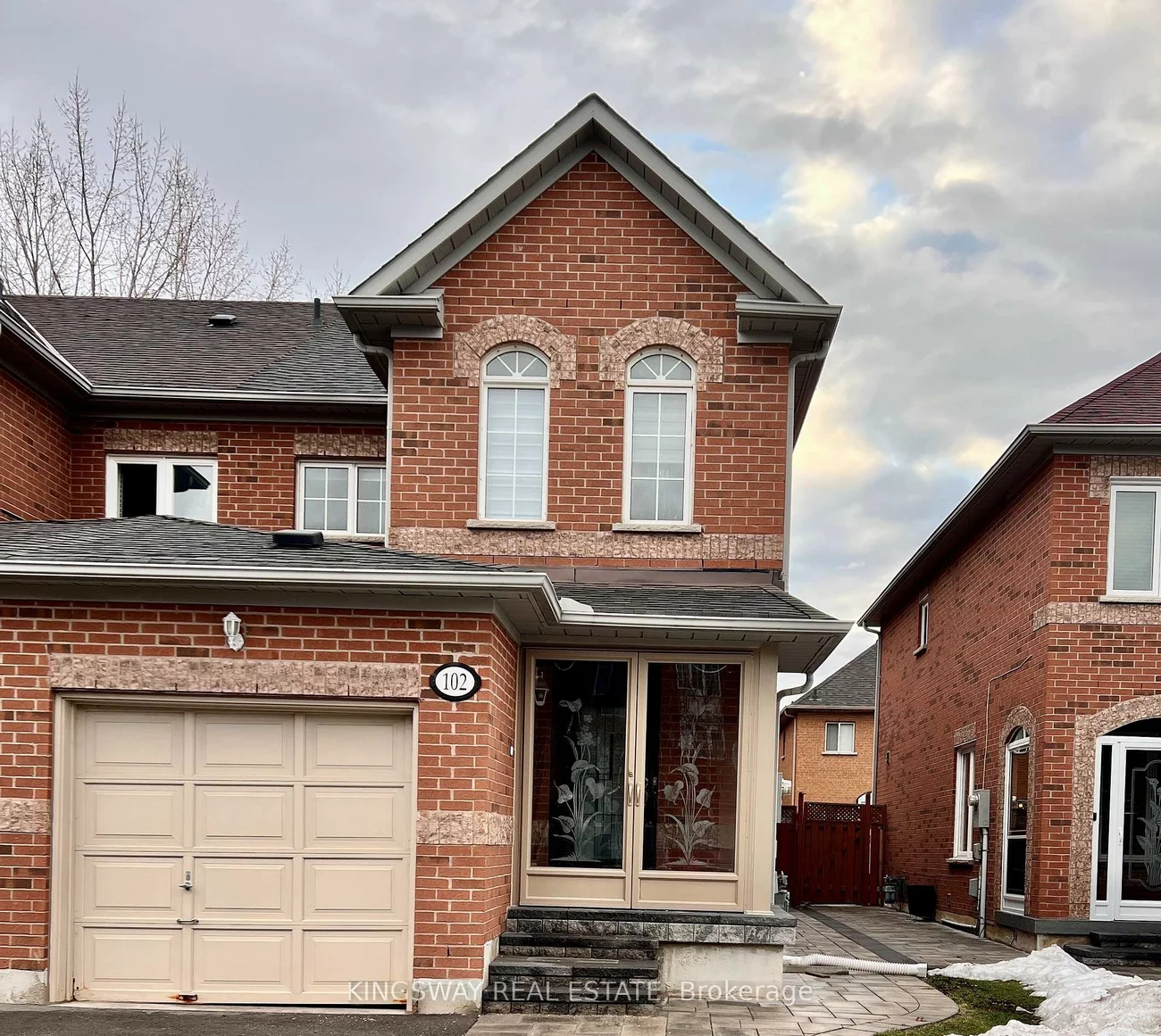 102, Lucena, Maple, Vaughan