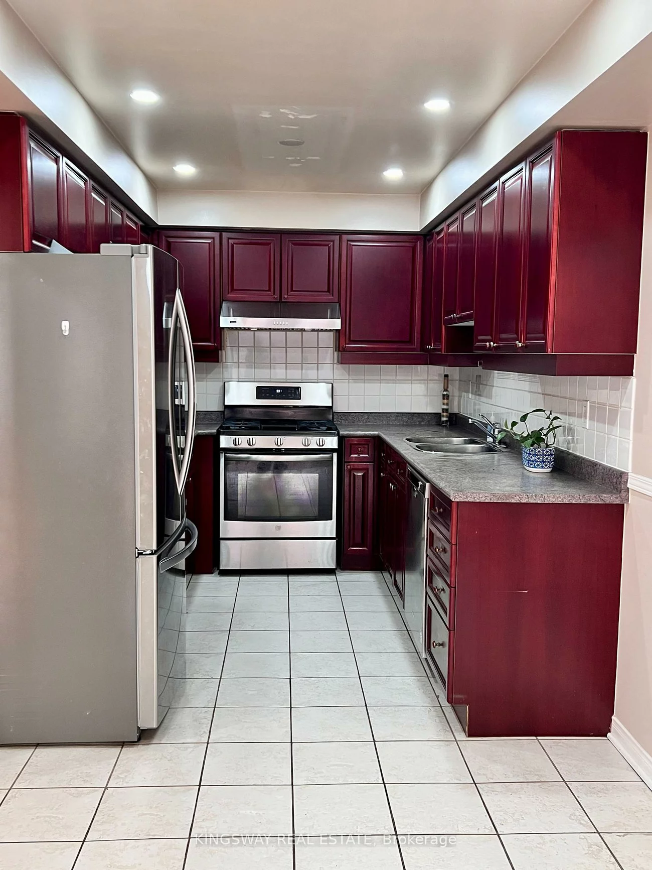 102, Lucena, Maple, Vaughan