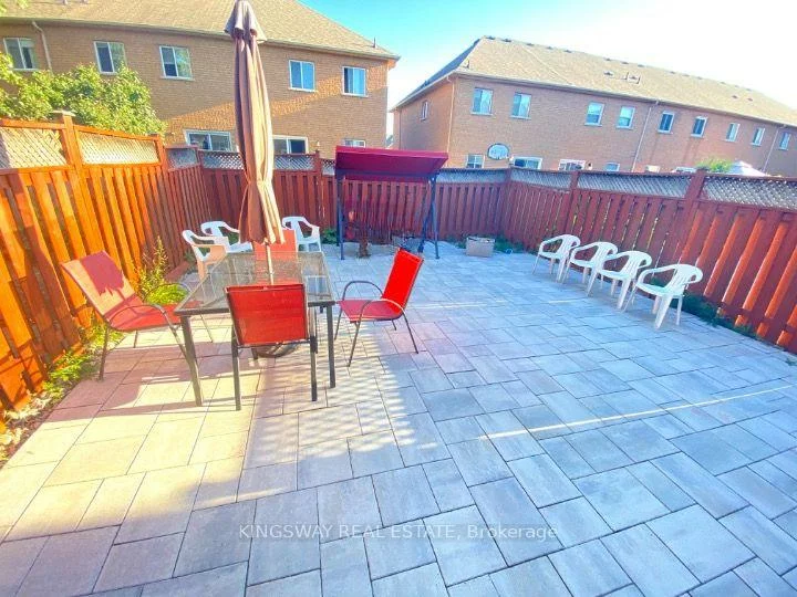 102, Lucena, Maple, Vaughan