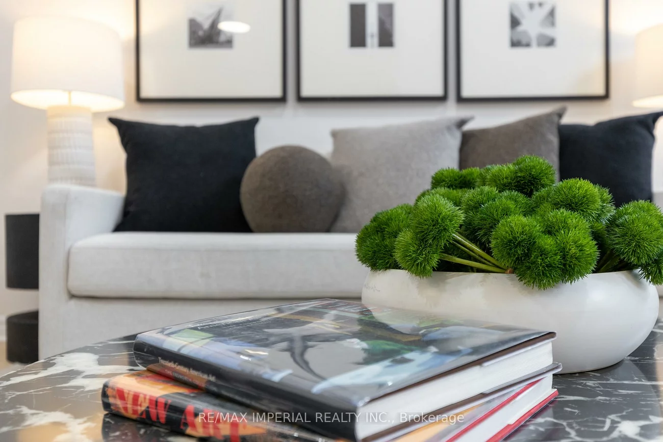 44, Hawkview, Vellore Village, Vaughan