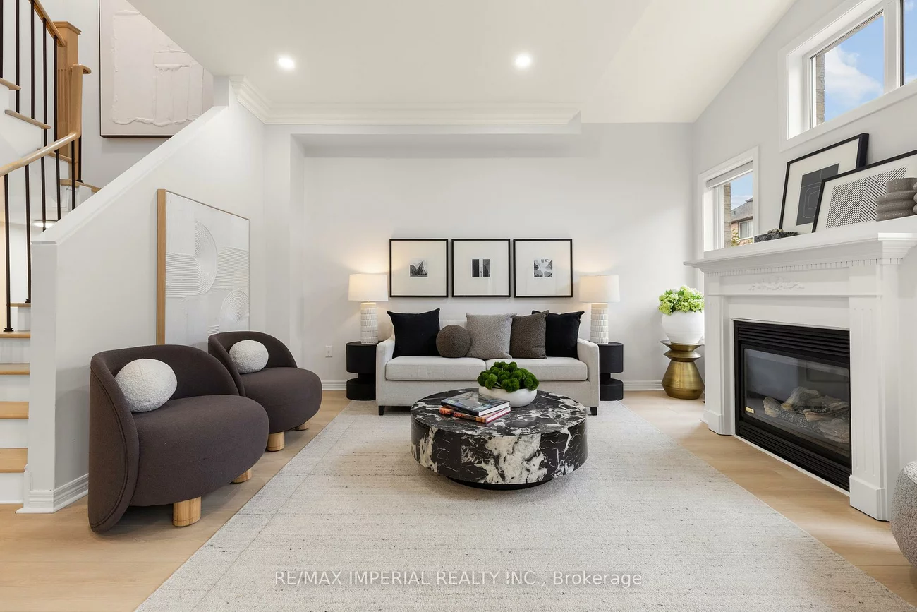 44, Hawkview, Vellore Village, Vaughan