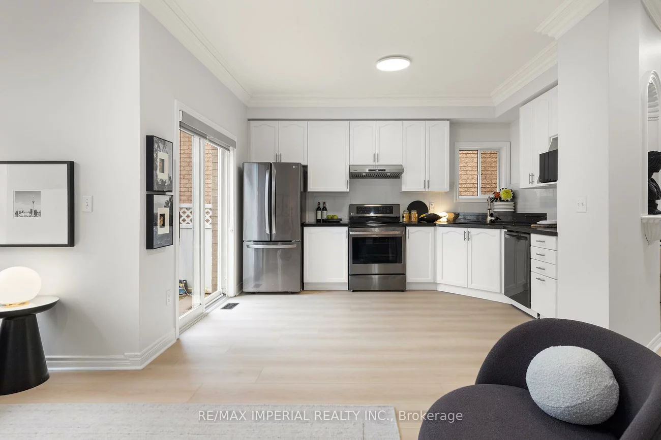 44, Hawkview, Vellore Village, Vaughan