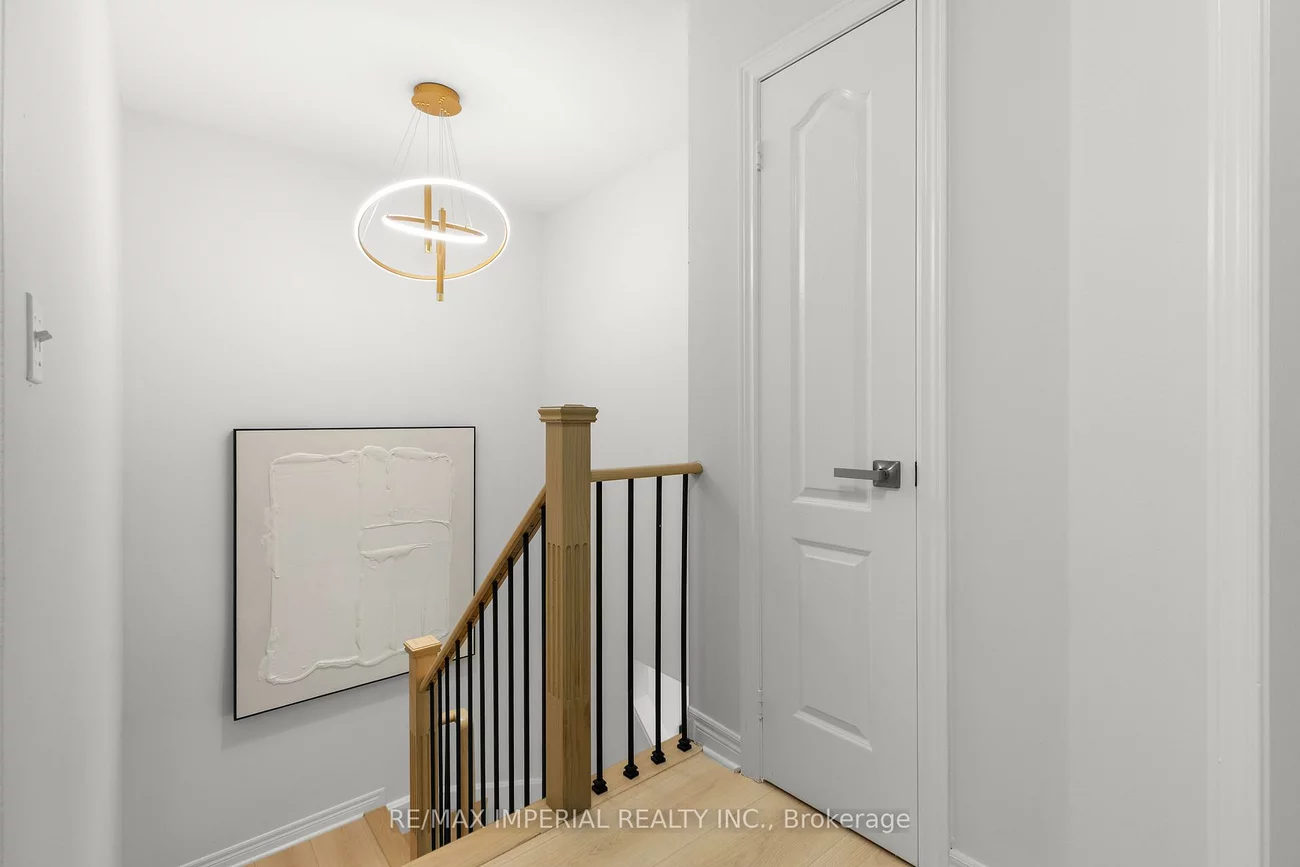 44, Hawkview, Vellore Village, Vaughan