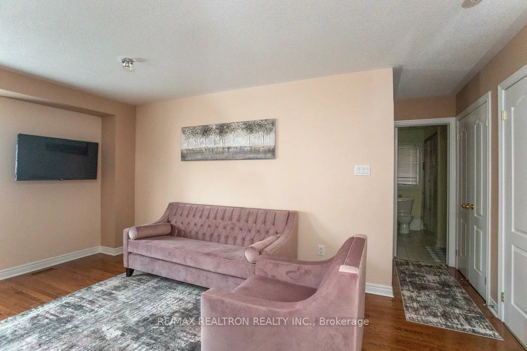 54, Chayna, Maple, Vaughan