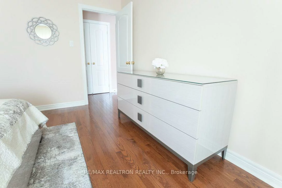 54, Chayna, Maple, Vaughan