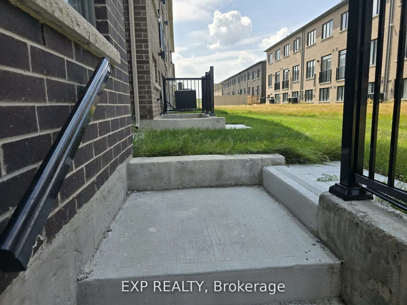 64, Singhampton, Kleinburg, Vaughan