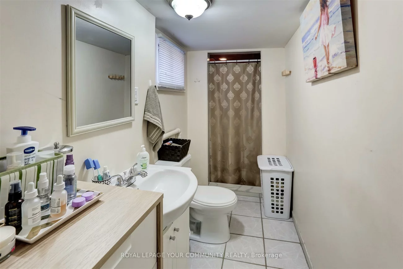 18, Railway, Maple, Vaughan