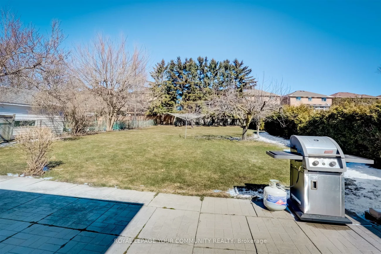 18, Railway, Maple, Vaughan