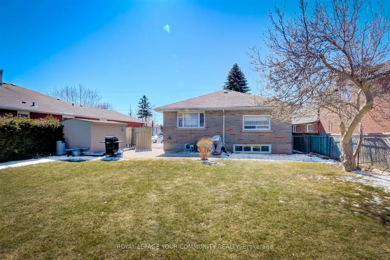 18, Railway, Maple, Vaughan