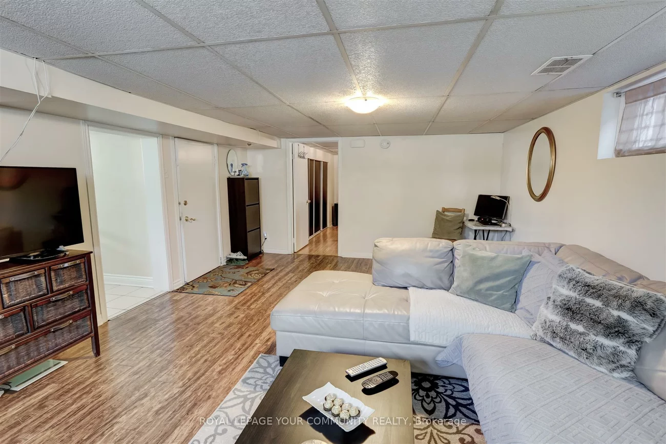 18, Railway, Maple, Vaughan