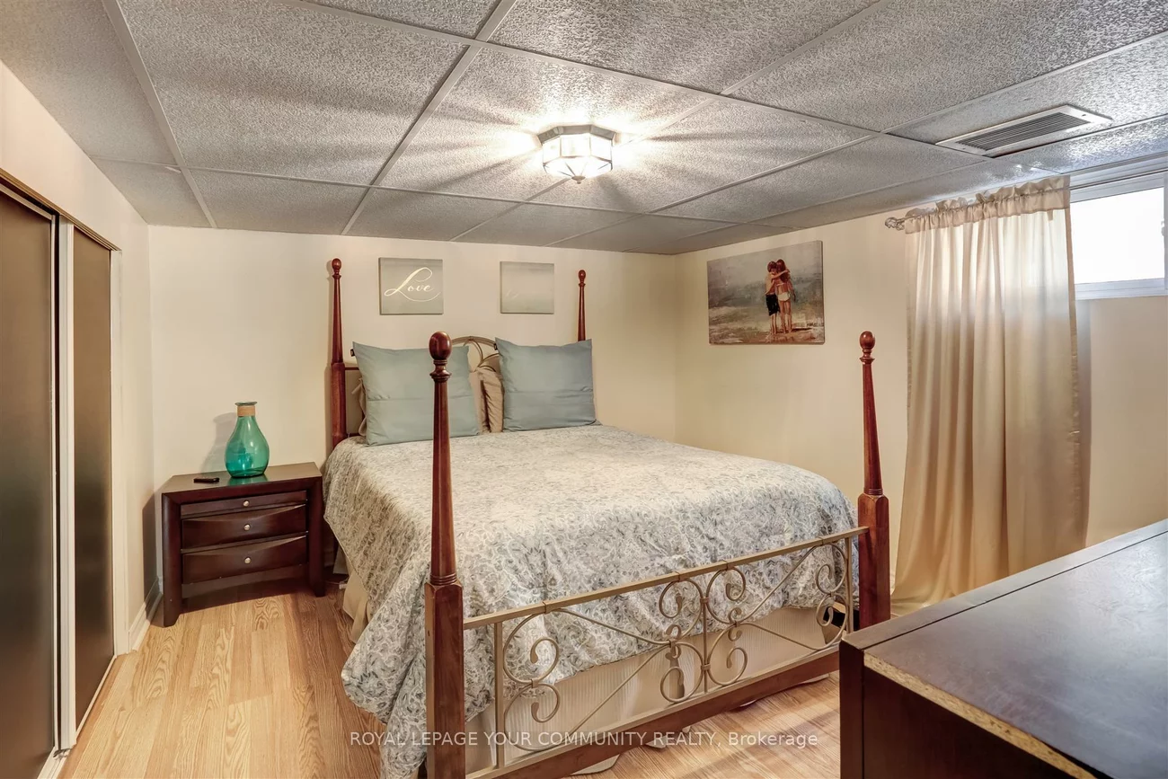 18, Railway, Maple, Vaughan